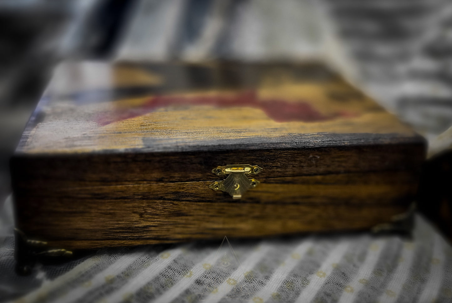 THE LADYS KEEPSAKE Box